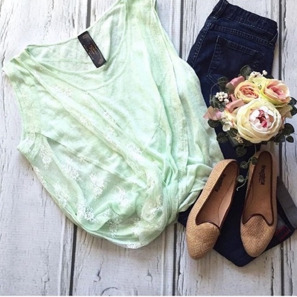 NWOT Free People New Romantics Twist and Shout Tee - Picture 5 of 9